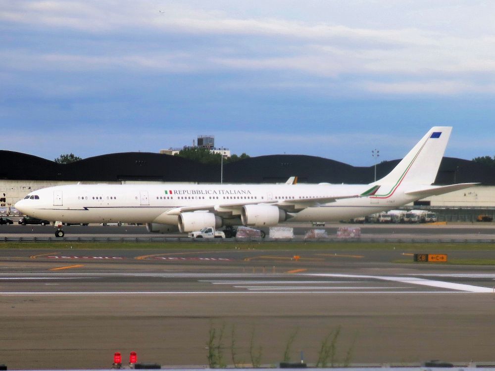 Airbus cheap a340 renzi