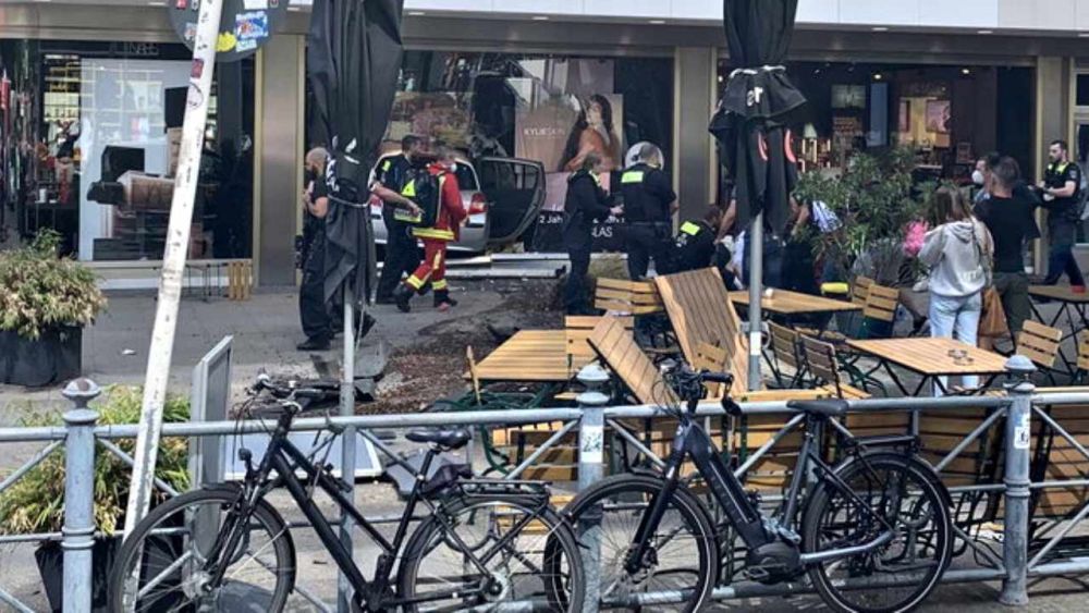 Berlino, Auto Contro La Folla: Un Morto E Una Trentina I Feriti ...