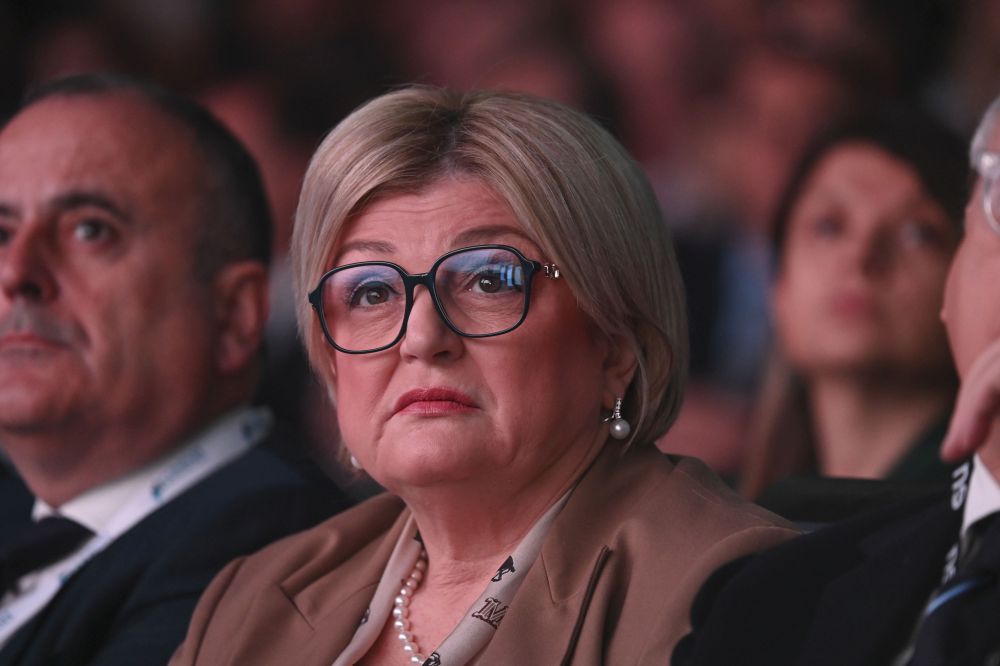 Calderone abbiamo 1 milione di posti di lavoro che non riusciamo a