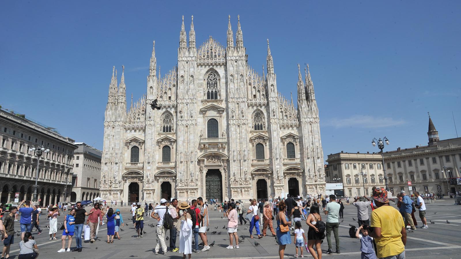 EUTHALIA DEDICA UNA FRAGANZA AL DUOMO DI MILANO PROGETTO SOLIDALE AI RESTAURI DELLA CATTEDRALE